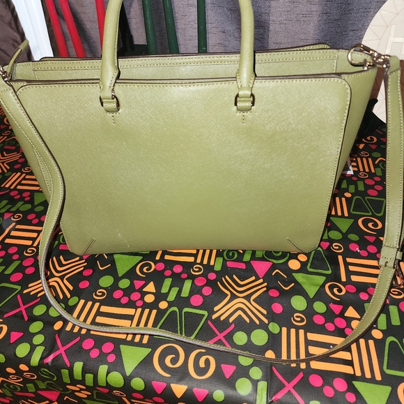 Large Tory Burch Saffiano Tote Bag (Olive) - Picture 3 of 9
